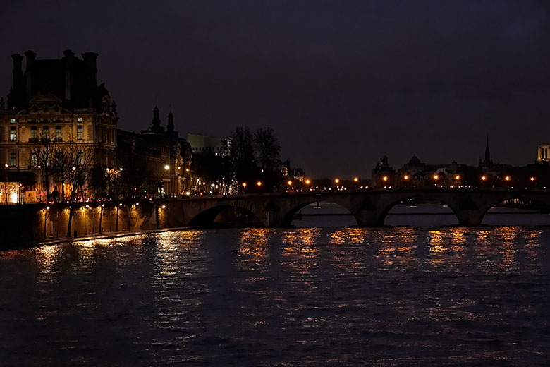 Evening view off the 'Passerelle Lopold-Sdar-Senghor'