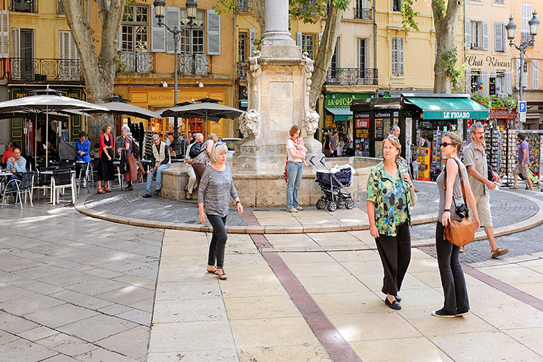 'Place de de l'Htel de ville' (City Hall Square)