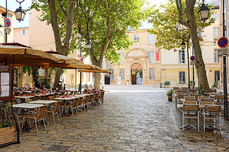 'Place des martyres de la Résistance'