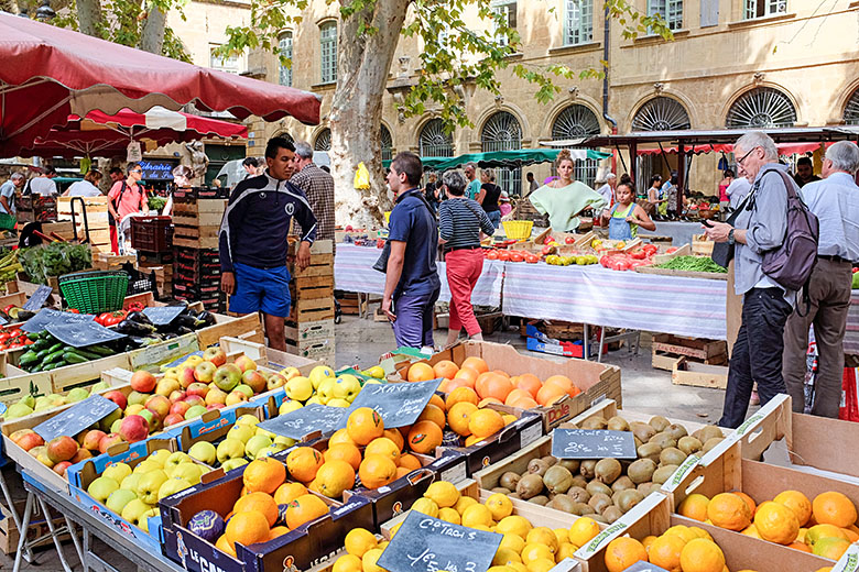 Market in the 'Place Richelme'
