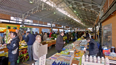 The covered provençal market