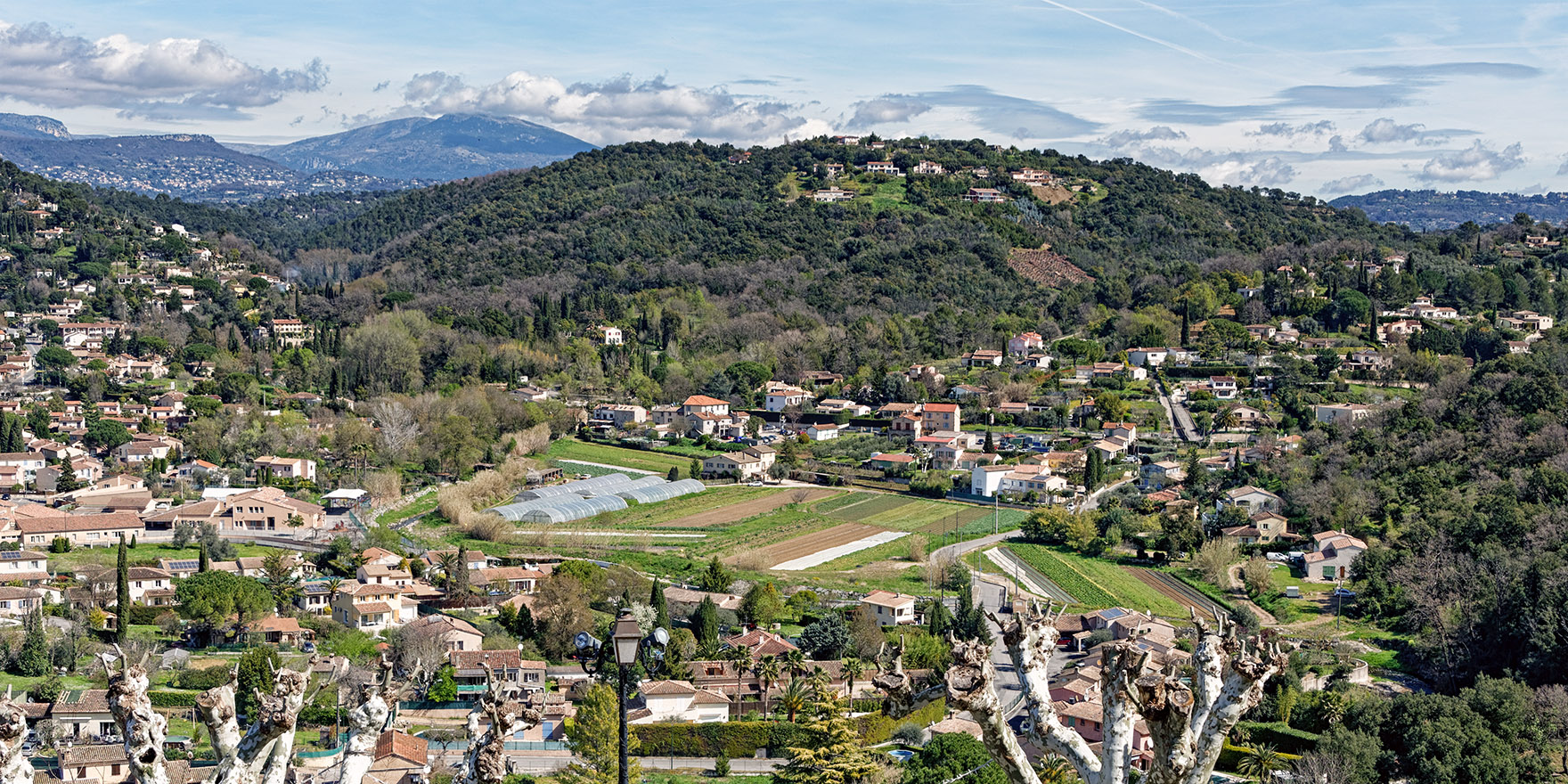 Looking from Auribeau-sur-Siagne to the northeast