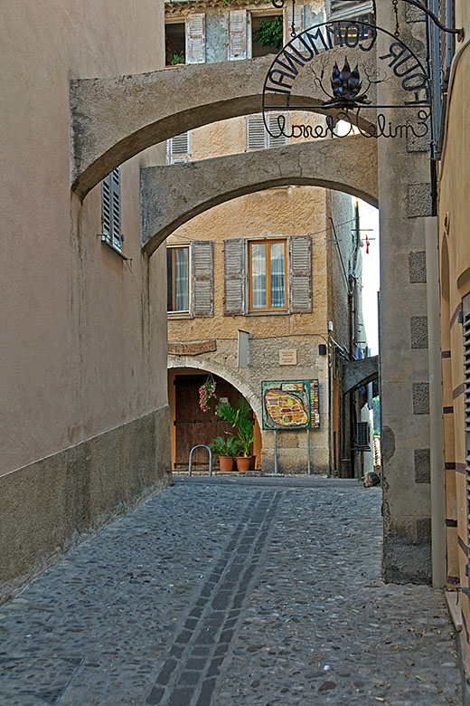 Heading for the 'Place des Arcades'