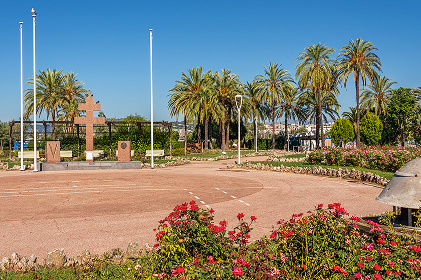 The 'Square du 8 Mai 1945' in the rose garden