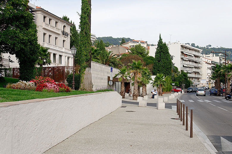 Boulevard Carnot: Le Cannet's Main Street