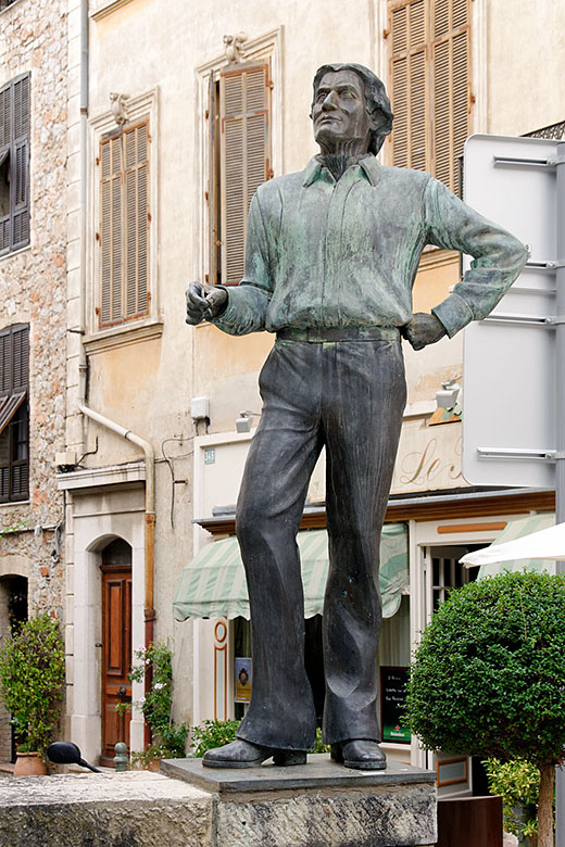 Statue of Victorien Sardou
