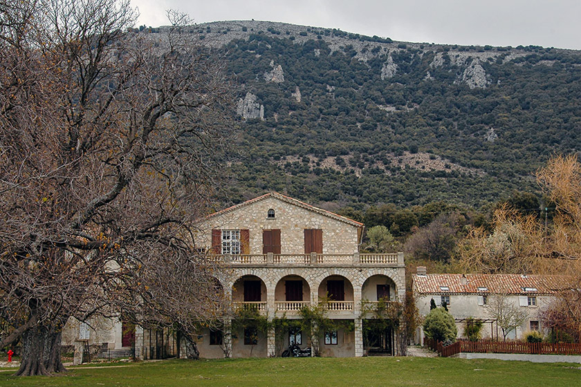 Driving up to 'Les Courmettes'