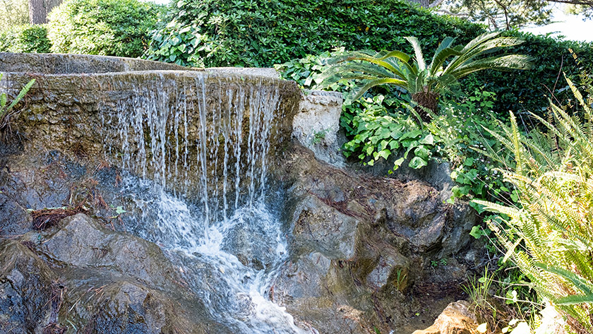 Waterfall to the French garden