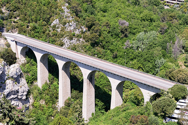 Cary Grant and Grace Kelly crossed this bridge in 'To Catch a Thief'