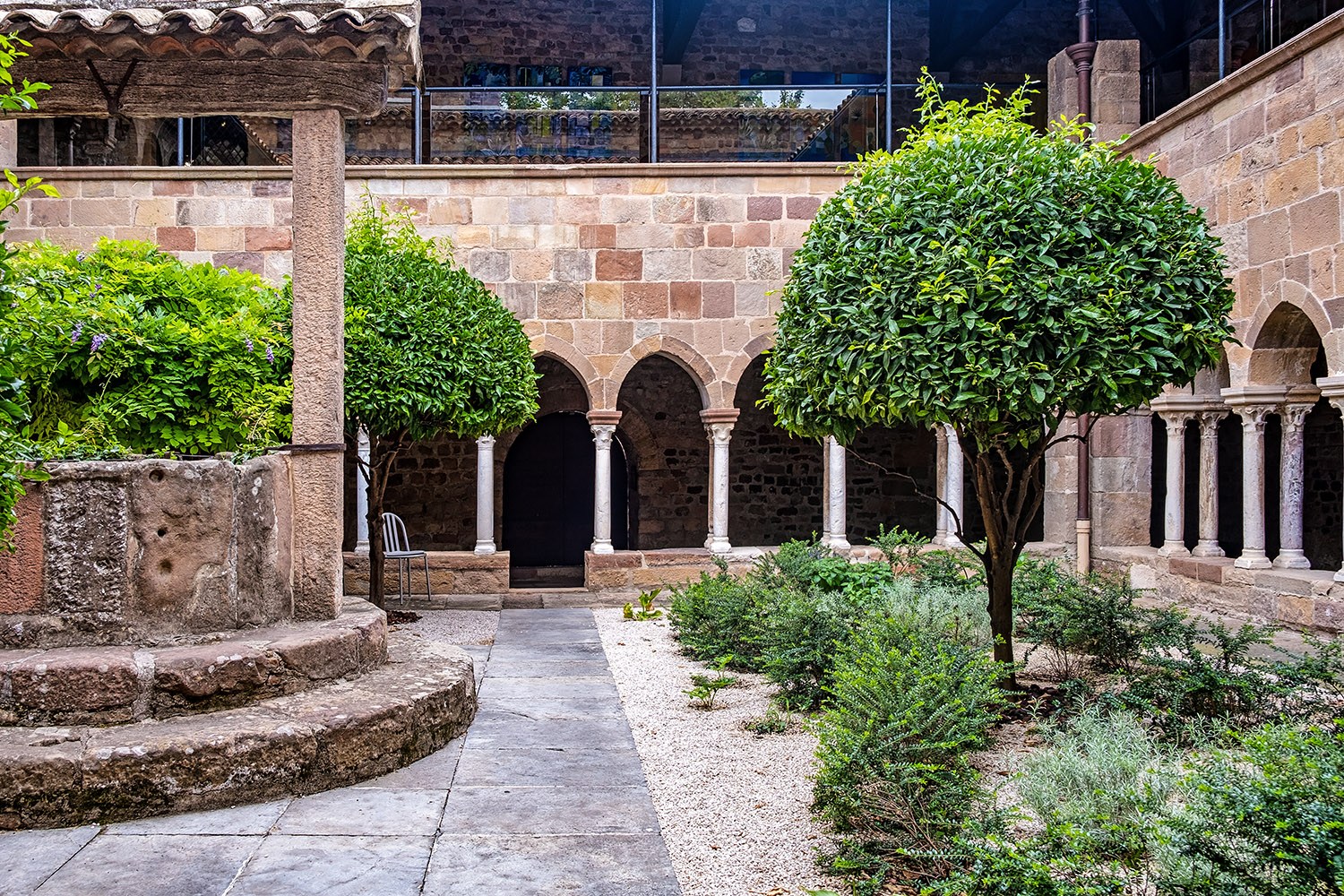 In the cloister garden (6 on the map)