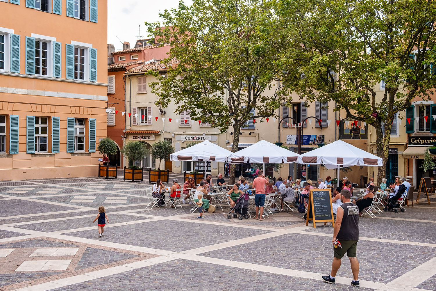 On the 'place Camille Formigé' in front of the cathedral