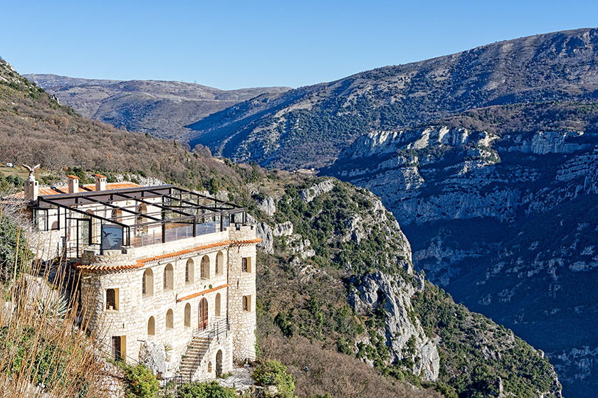 The 'Nid d'Aigle' restaurant has been closed for several years