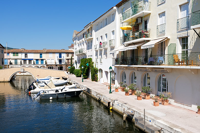 The waterfront behind the 'Place du Marché'