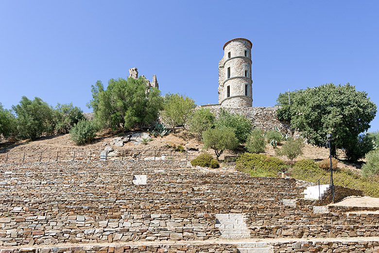 Looking up to the 'Château de Grimaud'