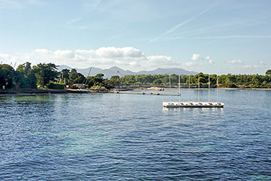 View fromn the pier towards the Esterel