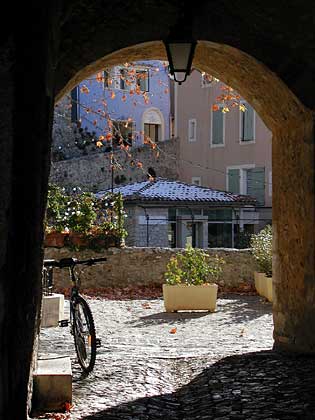 Archway ti the church square