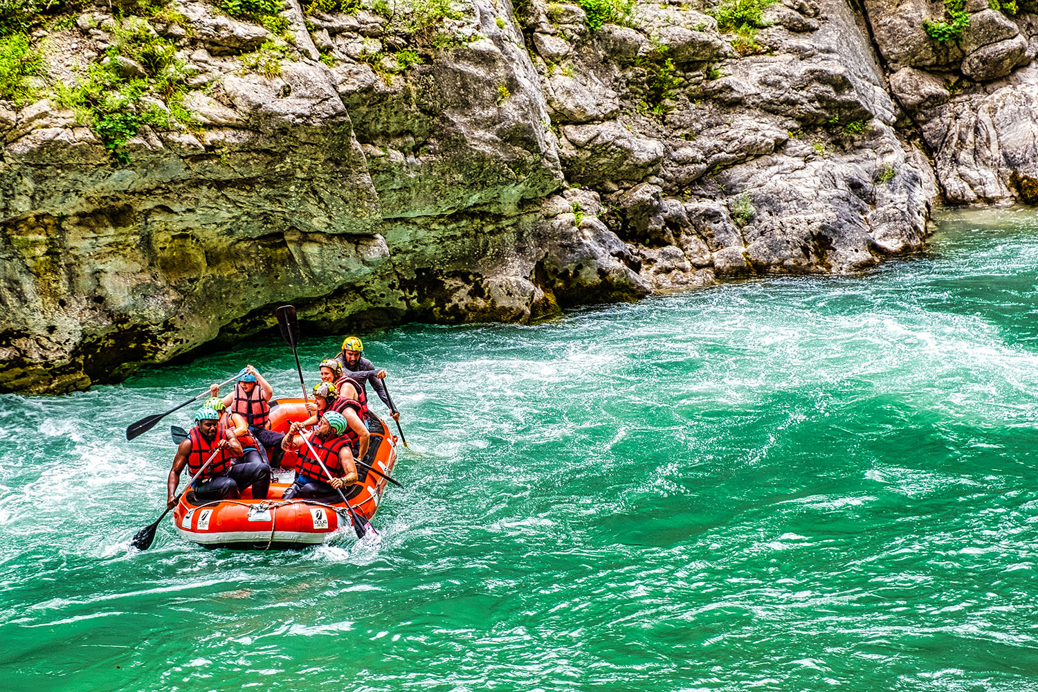 These people are obviously having a great time on the Verdon!