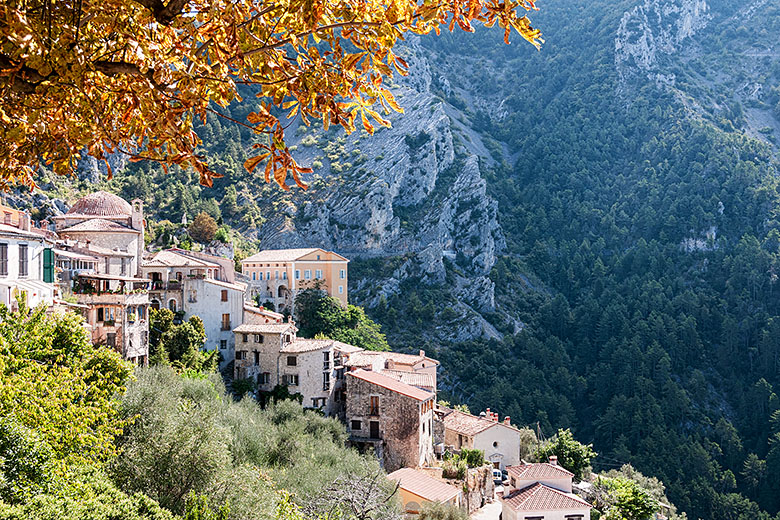 Arriving in Peille from the southwest (Nice)