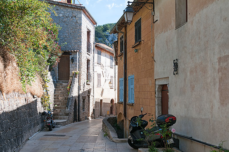 "Rue François Levamis"