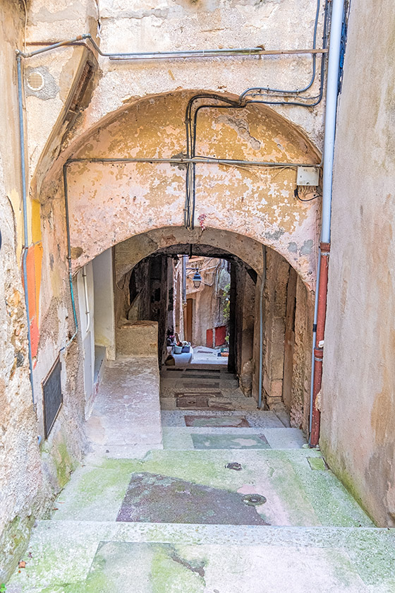 Most streets are long stairways