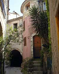 Rocquebrune's muted colors