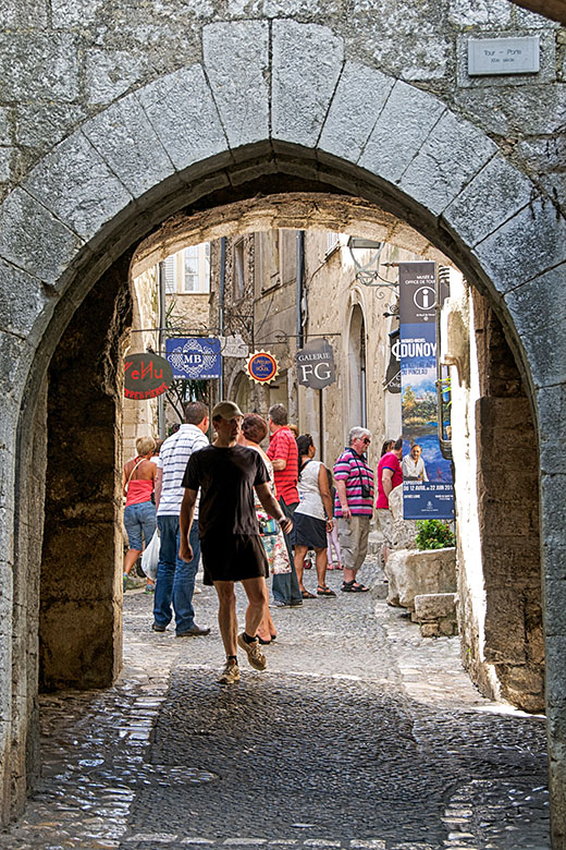 Entering through the 'Porte de Vence'