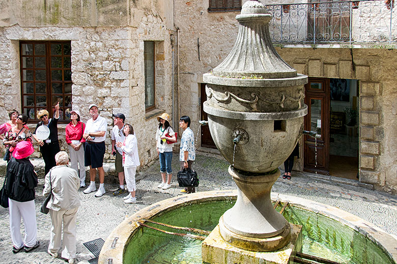 A Windstar cruise group admiring the...