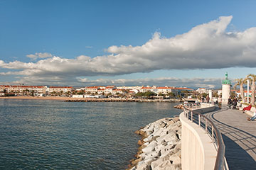 On the promenade looking west