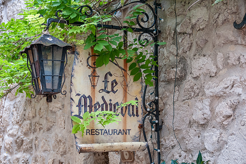 Restaurant on the "Grand' Rue"