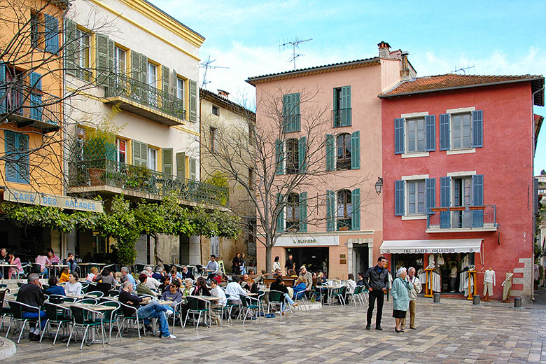 'Place des Arcades'