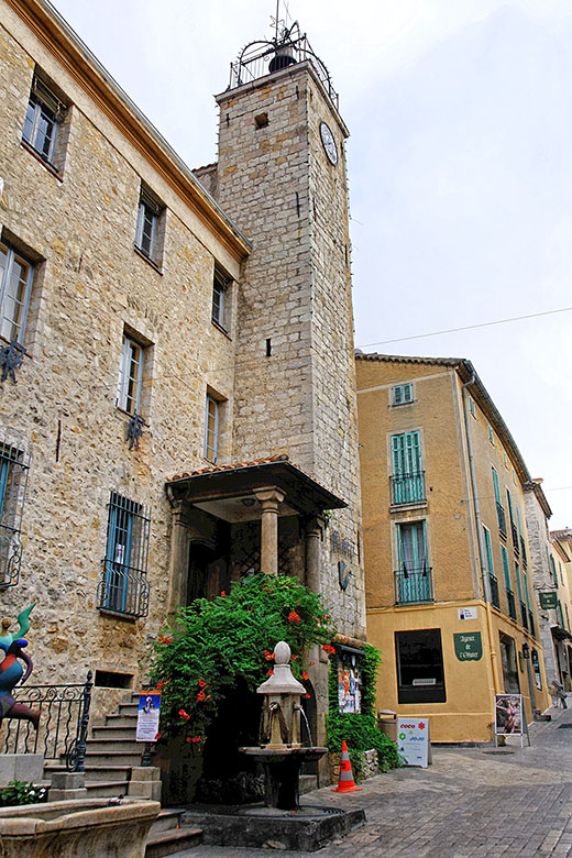 The old 'mairie' (town hall)