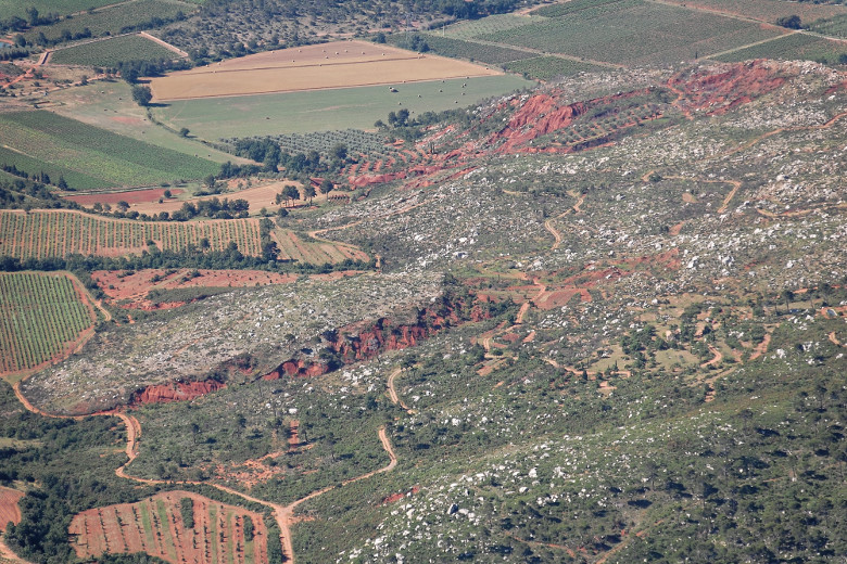 Red earth amid thousands of rocks