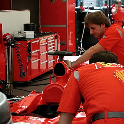 Ferrari mechanics