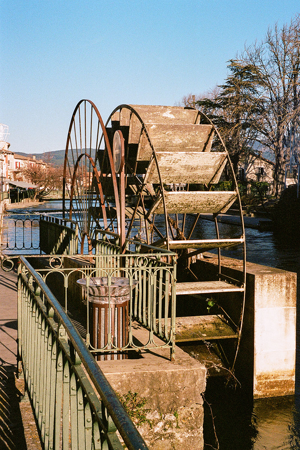 L'Isle-sur-la-Sorgue, water wheel