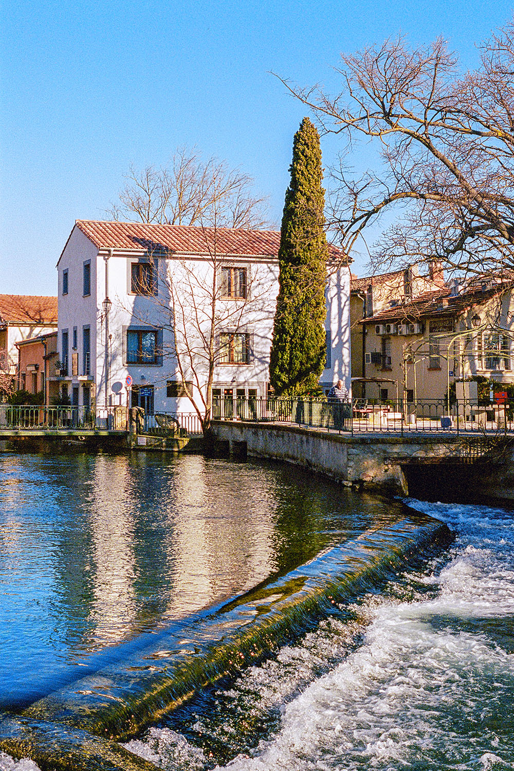 L'Isle-sur-la-Sorgue, town scene