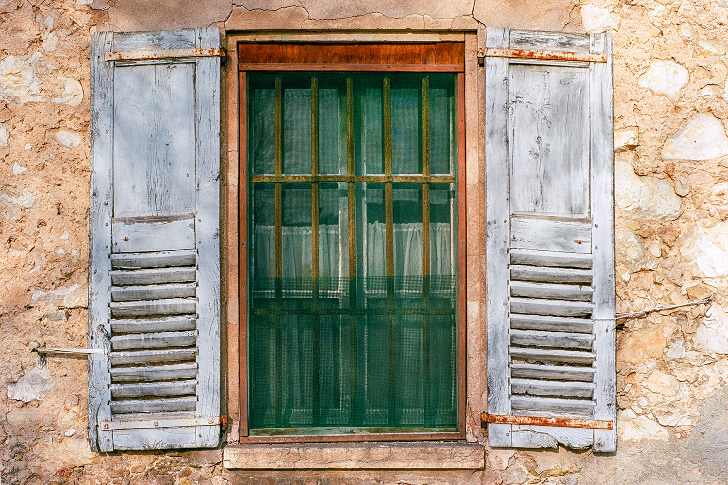 Valbonne, old window