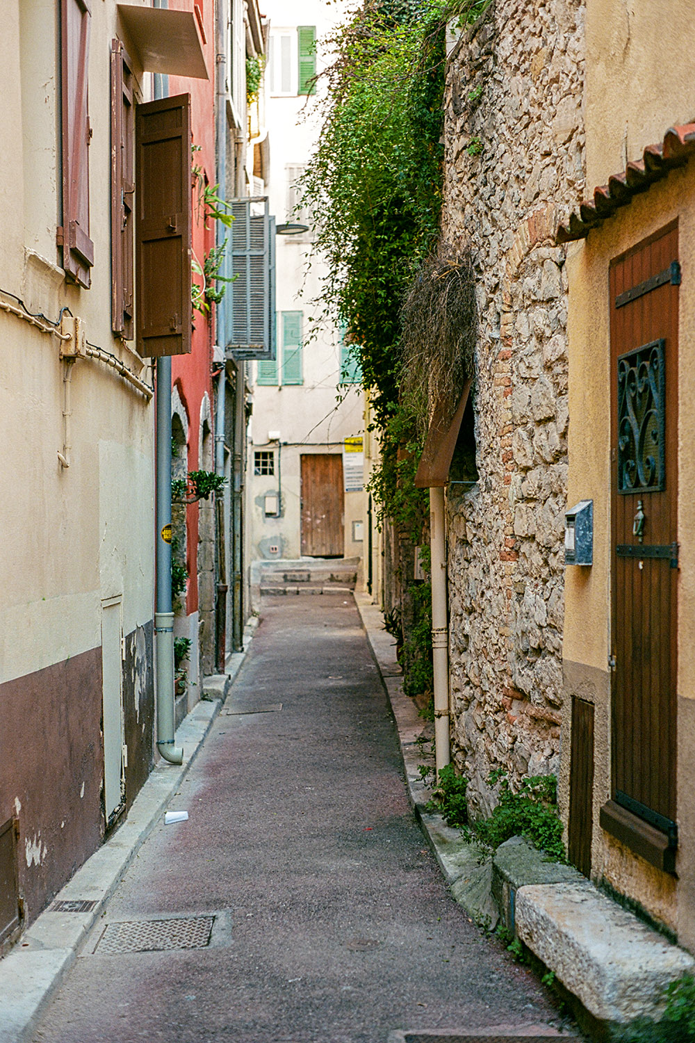 Antibes, 'Rue Brulée'