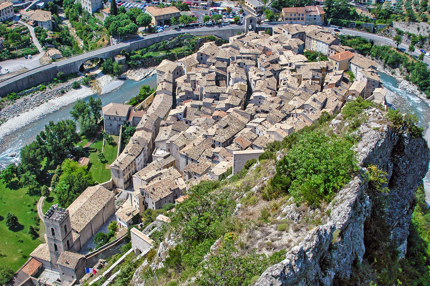 Entrevaux in a loop of the Var river