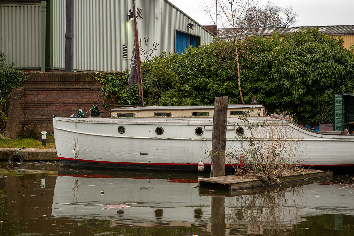 Houseboat on Regent's Canal