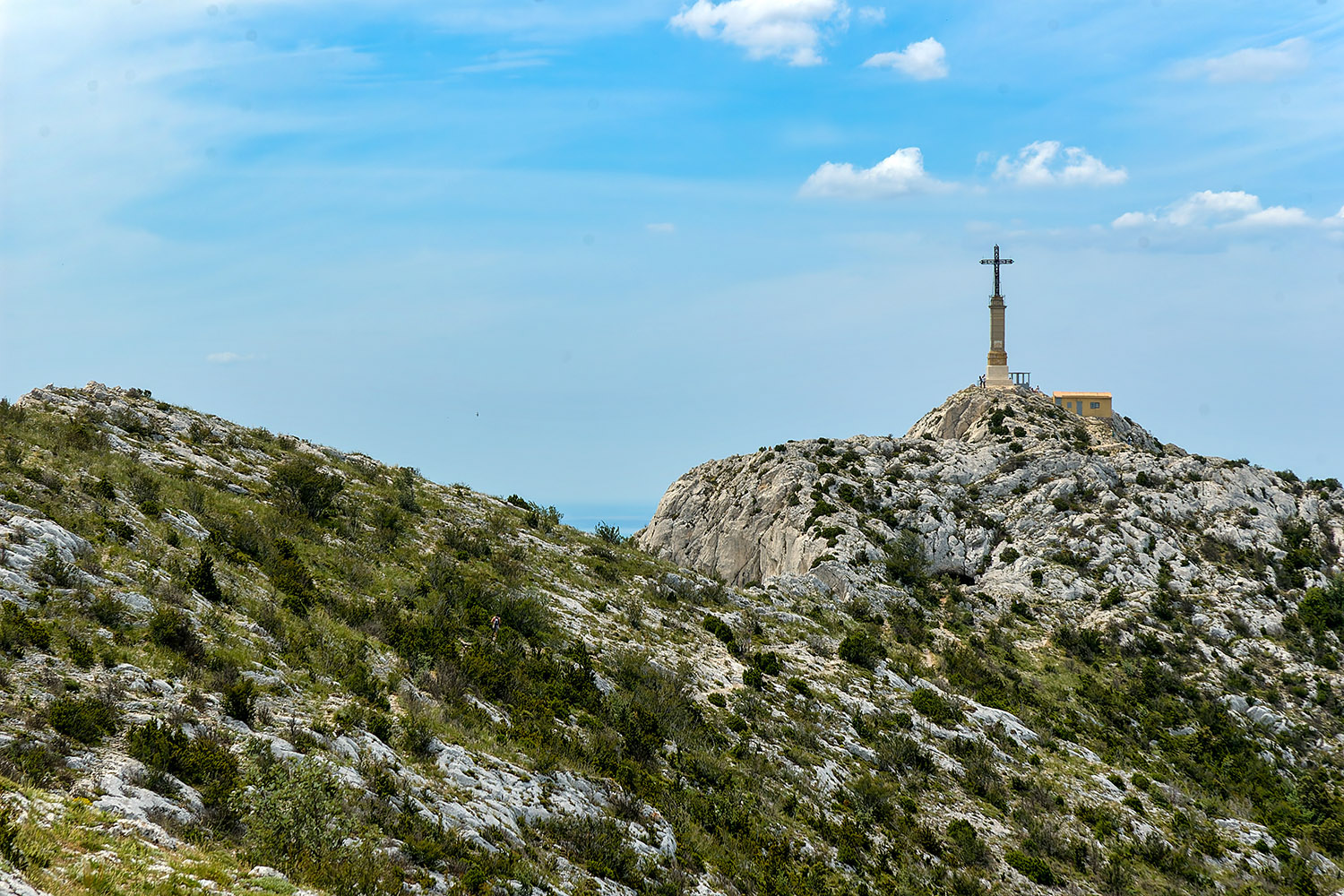 Approaching the 'Croix de Provence'