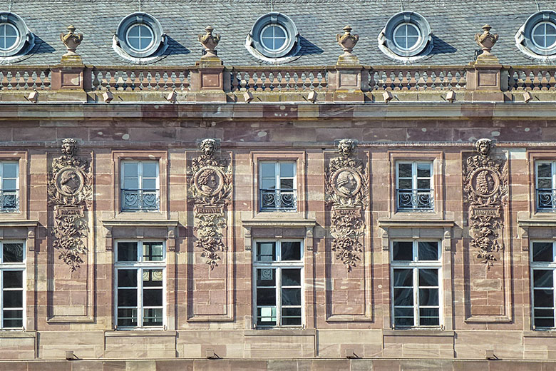 Façade on the 'Place Kléber'