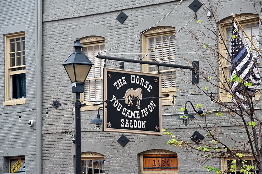 Old-school watering hole on Thames Street