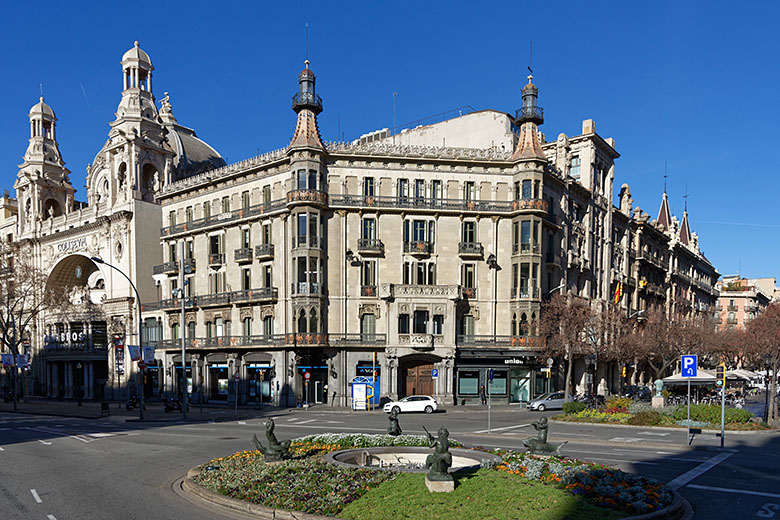 Driving up 'Rambla de Catalunya'