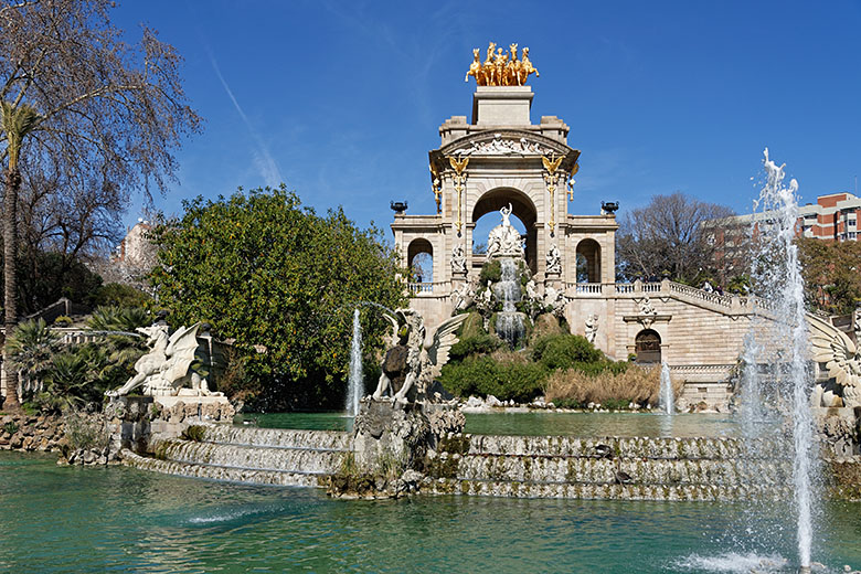 The dragon fountain in the 'Parc de la Ciutadella'