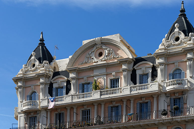 Elaborate façade on the 'Via Laietana'