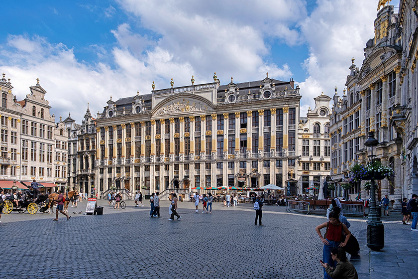 House of the Dukes of Brabant: one façade for seven Guild Houses