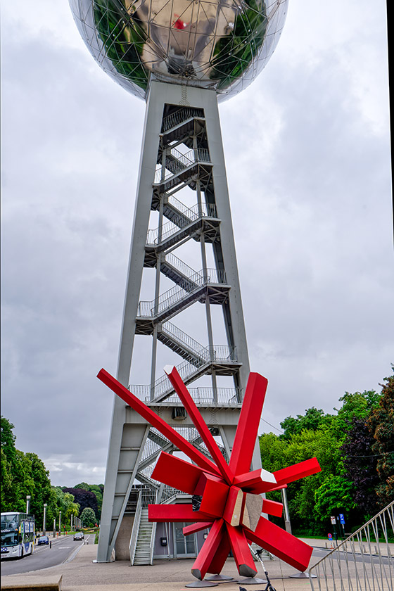 Arik Levy's 'Rockgrowth' sculpture