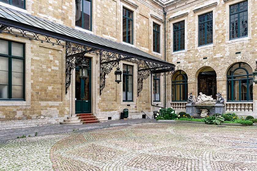 In the courtyard of Town Hall