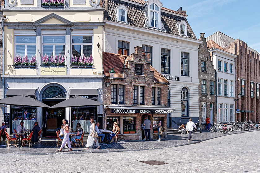 At the 'Eiermarkt' (Egg market)