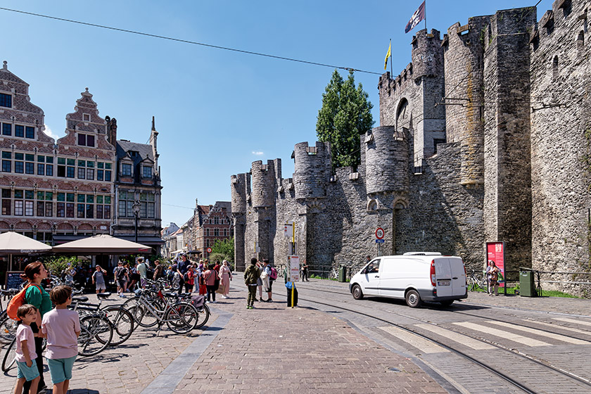 The castle seen from 'Rekelingestraat'